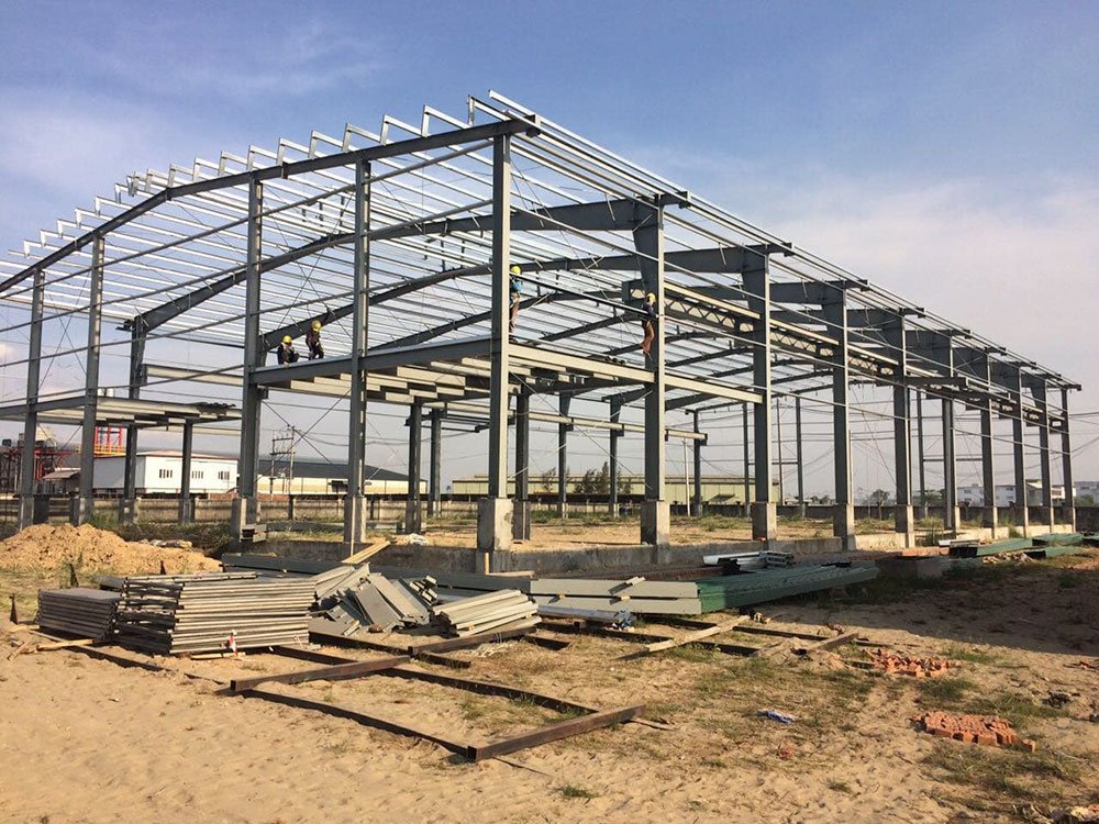 شركة تركيب هناجر المصانع بالرياض نوفر أعلى معايير الجودة والأمان في تصميم وتنفيذ هناجر المصانع أهمية إنشاء الهناجر لتوفير مساحات تخزين إضافية 0530600086